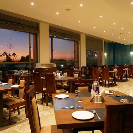 Vits The Somnath Gateway Hotell Exteriör bild