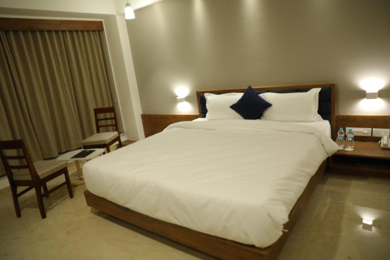 Vits The Somnath Gateway Hotell Exteriör bild