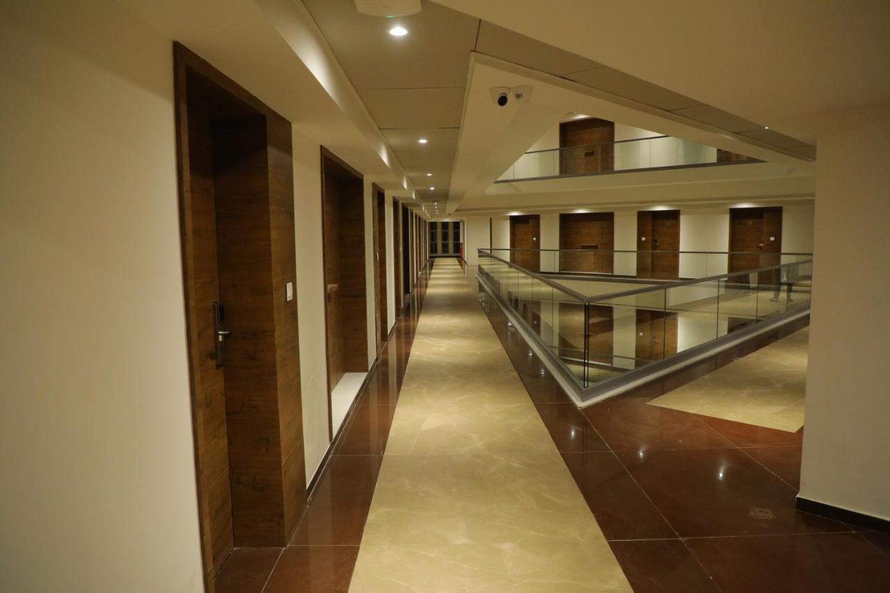 Vits The Somnath Gateway Hotell Exteriör bild