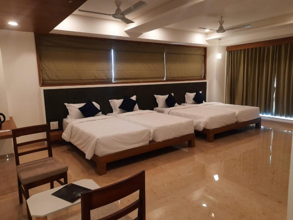 Vits The Somnath Gateway Hotell Exteriör bild