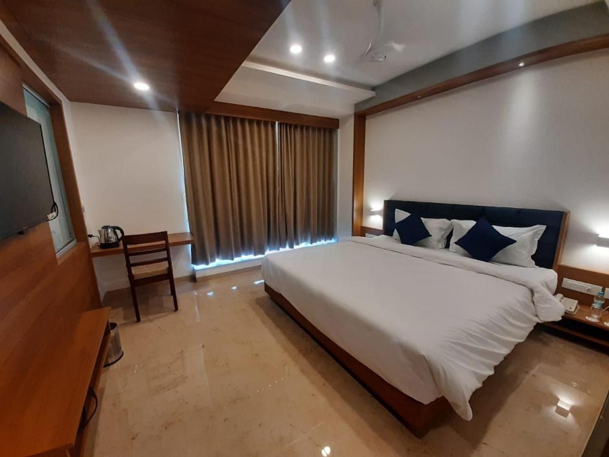 Vits The Somnath Gateway Hotell Exteriör bild