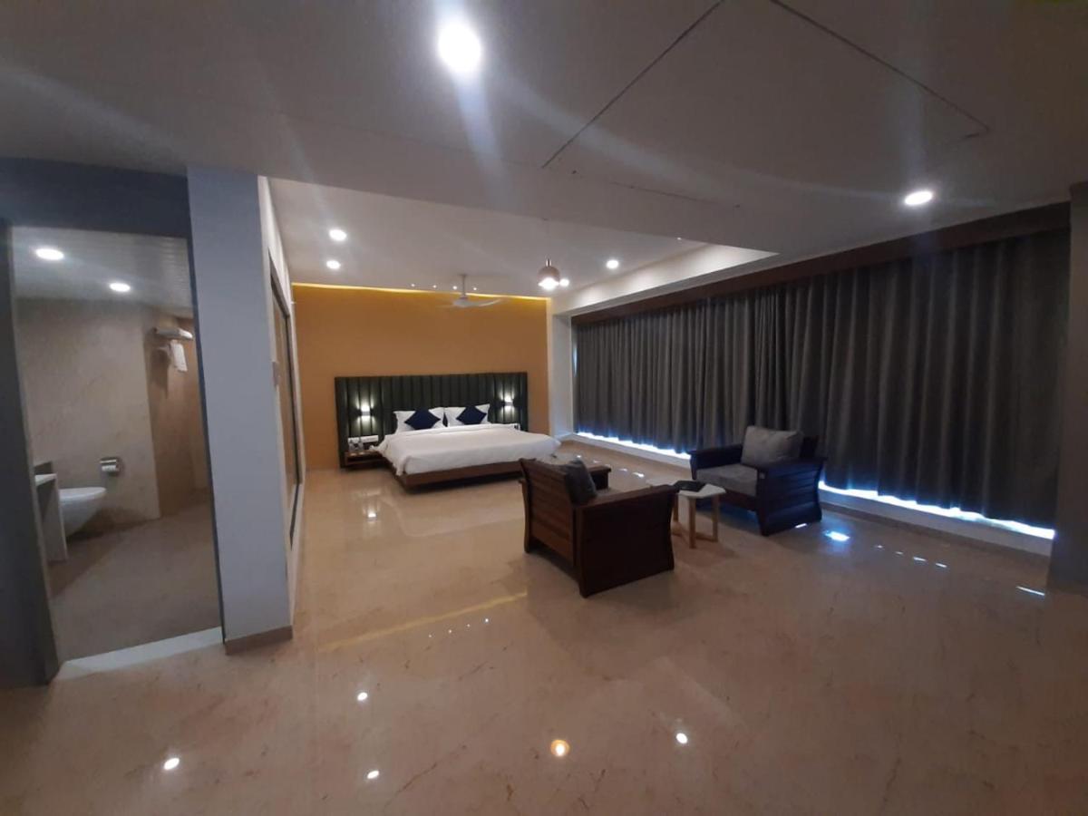 Vits The Somnath Gateway Hotell Exteriör bild