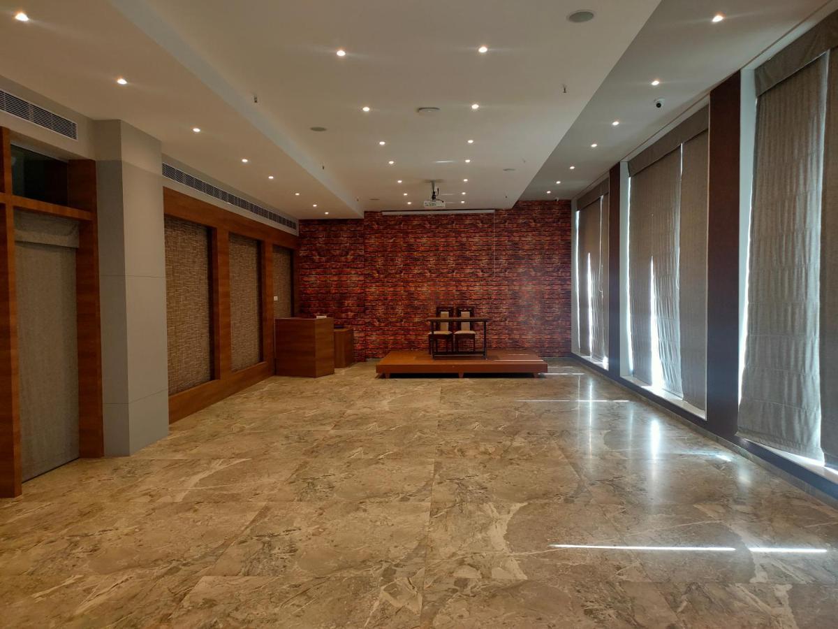 Vits The Somnath Gateway Hotell Exteriör bild