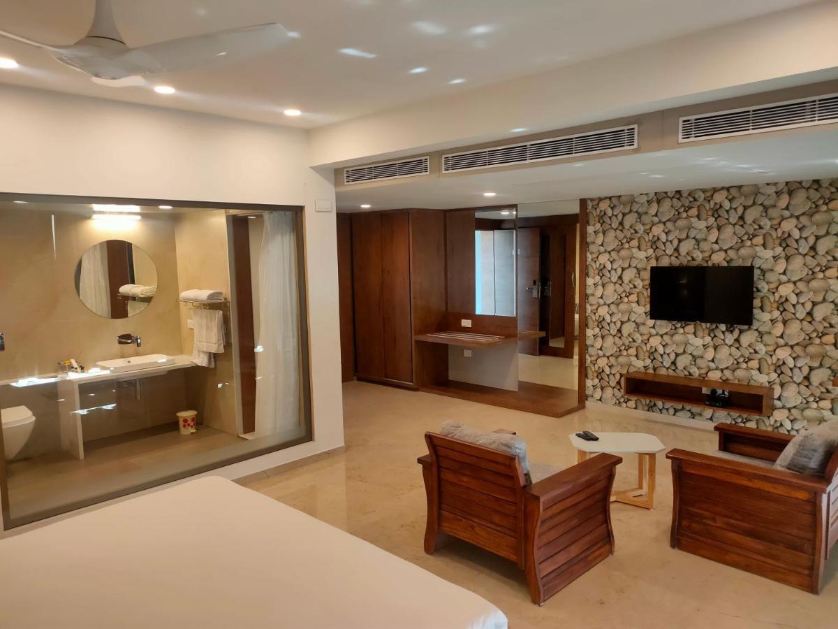 Vits The Somnath Gateway Hotell Exteriör bild