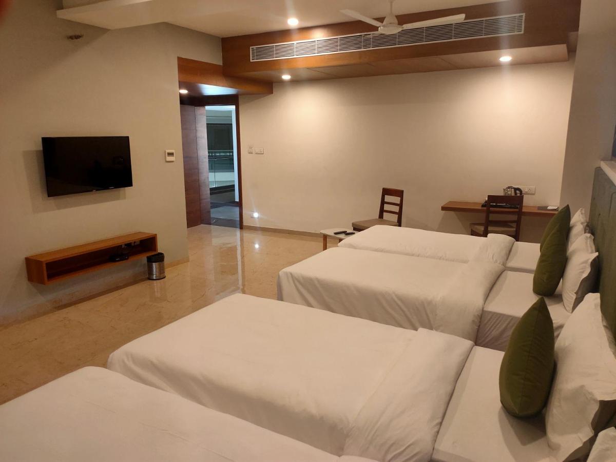 Vits The Somnath Gateway Hotell Exteriör bild